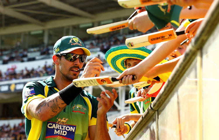 ২০১৩-১৪ সাল ছিল ক্যারিয়ারের সম্ভবত সেরা সময়। ২০১৪ সালের একইসঙ্গে আইসিসি ক্রিকেটার অফ দ্য ইয়ার এবং টেস্ট প্লেয়ার অফ দ্য ইয়ার।