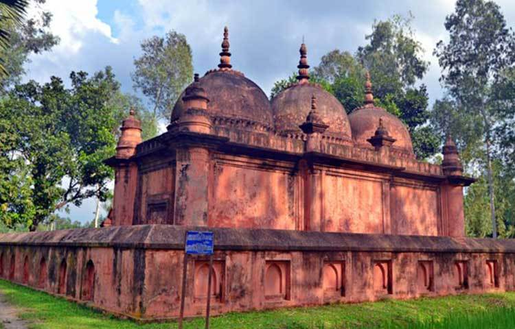 ধারণা করা হয় মোঘল আমলের শেষ দিকে মিঠাপুকুর বড় মসজিদটি নির্মিত হয়েছে।