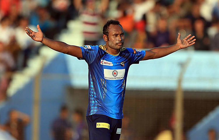 মোহাম্মদ শহীদ এখন পর্যন্ত ১৪ উইকেট লাভ করেছেন। তিনি ঢাকা ডায়নামাইটের হয়ে খেলছেন।