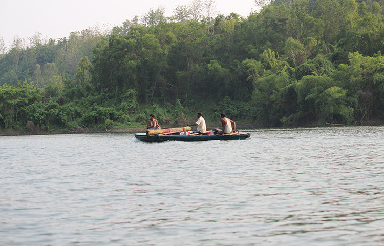 অপরূপ সৌন্দর্যে ঘেরা মহামায়া লেক। এমন দৃশ্য দর্শনে মনের সব ক্লান্তি দূর হয়ে যায়। ছবি : সৈয়দ মিজান