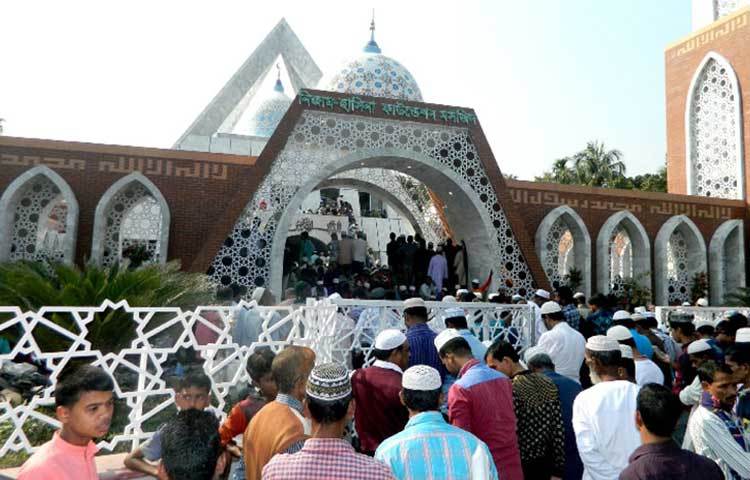 ২০১০ সালের জুন মাস থেকে এ মসজিদের নির্মাণ কাজ শুরু হয়। প্রায় ৫২ হাজার শ্রমিক মসজিদ নির্মাণের কাজে অংশ গ্রহণ করেছেন।