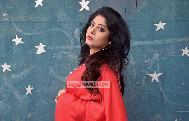 &lsquo;কেয়ামত থেকে কেয়ামত&rsquo; ছবির মধ্য দিয়ে মৌসুমী তার চলচ্চিত্র যাত্রা শুরু করেন। এ ছবিতে তার বিপরীতে অভিনয় করেছিলেন সালমান শাহ। ছবি : মাহবুব আলম