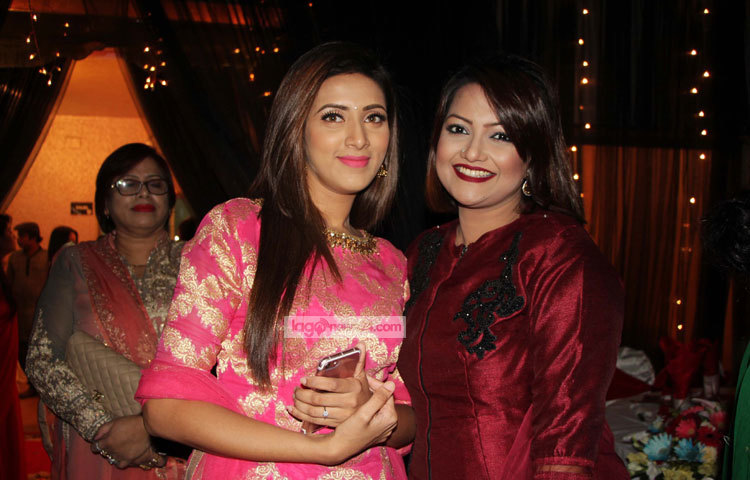 ক্যামেরাবন্দি হয়েছেন শোবিজ অঙ্গনের জনপ্রিয় অভিনেত্রী বিদ্যা সিনহা মিম ও নওশীন। ছবি : মাহবুব আলম