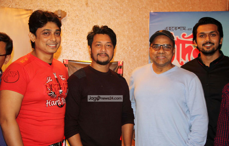 নায়কদের সঙ্গে খ্যাতিমান খলনায়ক মিশা সওদাগার। ছবি : মাহবুব আলম