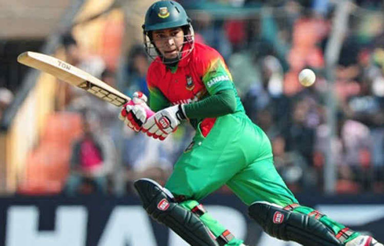 মুশফিকুর রহীম : বাংলাদেশ টেস্ট দলের দলপতি মুশফিকুর রহীমের অবস্থান সতীর্থ সাকিবের পরেই। তার পেজে বতর্মান অনুসারীর সংখ্যা ৮৪ লাখ ৯৪ হাজারেরও বেশি।