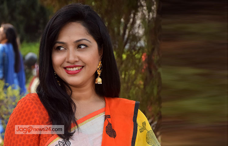 অভিনয়ের ব্যস্ততার কারণে নাদিয়া নৃত্য পরিবেশনা অনেকটা কমিয়ে দিয়েছেন। ছবি : মাহবুব আলম