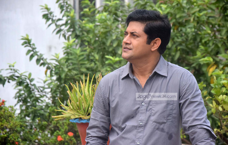 টিভি নাটকে আহসান হাবীব নাসিমের শুরুটা হয়েছিল বদিউজ্জামানের লেখা ও মাহবুবুল আলমের পরিচালনায় কস্তুরী মৃগসম নাটকে অভিনয়ের মধ্য দিয়ে। ছবি : মাহবুব আলম।