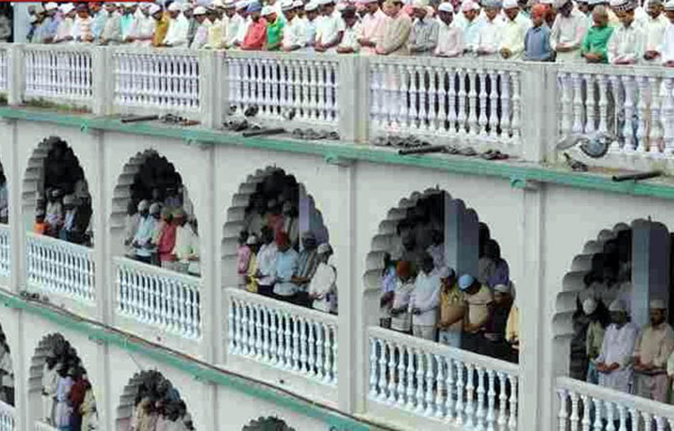 সমগ্র নেপালে ৪৩০টি মসজিদ রয়েছে। এর মধ্যে কাঠমান্ডু কেন্দ্রীয় মসজিদটি অন্যতম।