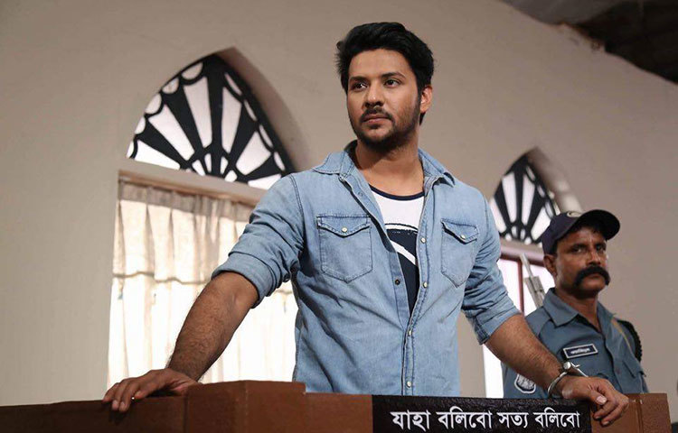 &lsquo;হৃদয় জুড়ে&rsquo; ছবিটি মুক্তি পেলে দেশের চলচ্চিত্রপ্রেমীরা একটি পরিচ্ছন্ন ছবি দেখতে পারবেন বলে প্রত্যাশা করছেন নিরব।