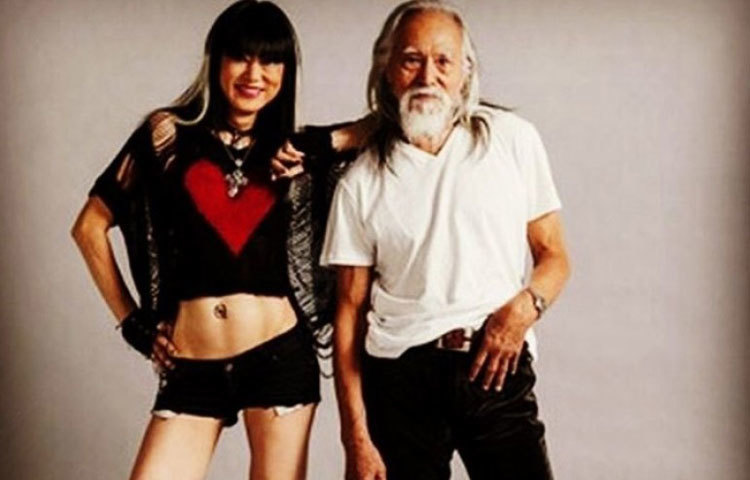 তারপর থেকে গত ৩০ বছরে একদিনের জন্যও নাকি জিম মিস করেননি ওয়াং। এখনও রোজ সাঁতার কাটেন তিনি।