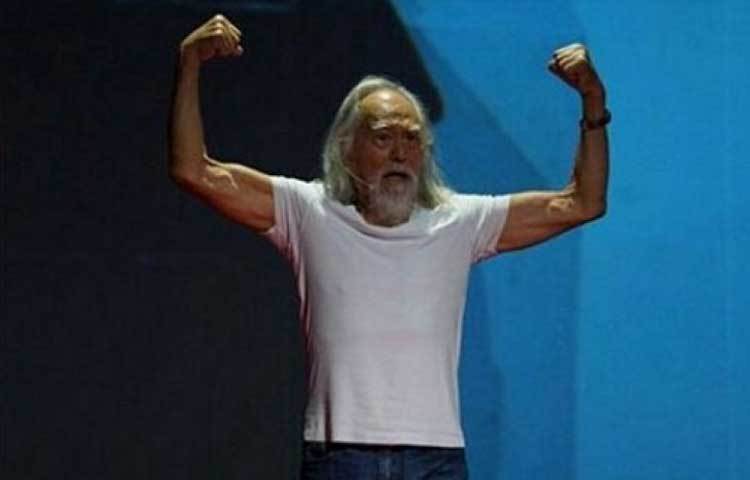 &lsquo;৮০ বছরের বুড়োর এ রকম মাসল দেখে নাকি সবাই অবাক হয়ে যায়।&rsquo; সংবাদমাধ্যমকে নিজেই জানিয়েছেন ওয়াং।