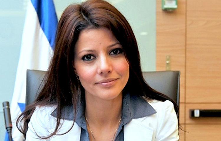 ওর্লি লেভি-আবেকাসিস : সুন্দরী এই নারী ইজরাইলের রাজনীতিক। তিনি মডেলিং থেকে রাজনীতির মাঠে এসেছেন।