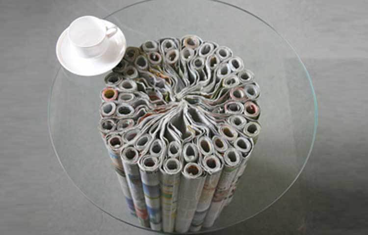 সেন্টার টেবিল। তবে এটি ব্যবহার করার সময় অবশ্যই সাবধানতা অবলম্বন করা উচিত। নইলে কাপ-প্রিজ পড়ে ভেঙ্গে যেতে পারে।