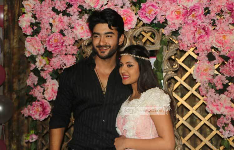 রাজধানীর একটি রেস্তোরাঁয় জমকালো অনুষ্ঠানের মাধ্যমে পালিত হয় চিত্রনায়িকা পরীমনির জন্মদিন। ছবি : মাহবুব আলম