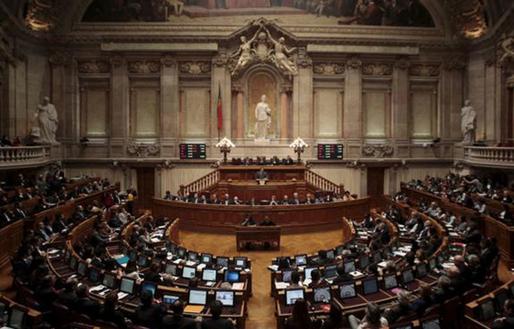 পর্তুগাল : গ্লোবাল পিস ইনডেক্সের মূল্যায়ন অনুযায়ী শান্তিপূর্ণ দেশের তালিকায় ইউরোপের আরেক দেশ পর্তুগাল আছে পাঁচ নম্বরে।