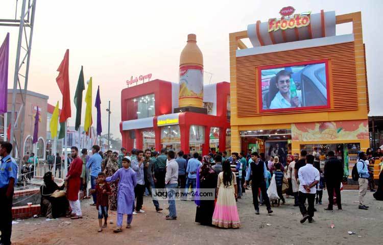 প্রাণ ফ্রুটোর প্যাভিলিয়নে উপচে পড়া ভিড়। ছবি : বিপ্লব দিক্ষিৎ