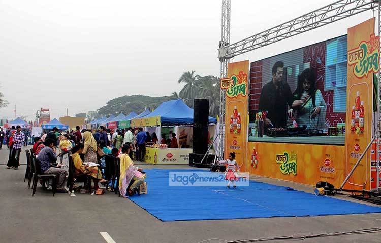 জমে উঠেছে রাজধানীর আগারগাঁওয়ের বঙ্গবন্ধু আন্তর্জাতিক সম্মেলন কেন্দ্রে আয়োজিত &lsquo;আচার উৎসব&rsquo;। ছবি : বিপ্লব দিক্ষিৎ