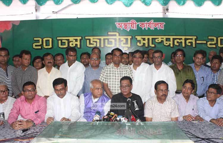 বাংলাদেশ আওয়ামী লীগের ২০তম জাতীয় সম্মেলন উপলক্ষে অস্থায়ী কার্যালয়ে সংবাদ সম্মেলনে বক্তব্য রাখছেন আওয়ামী লীগের সাধারণ সম্পাদক সৈয়দ আশারাফুল ইসলাম। ছবি : বিপ্লব দিক্ষিৎ