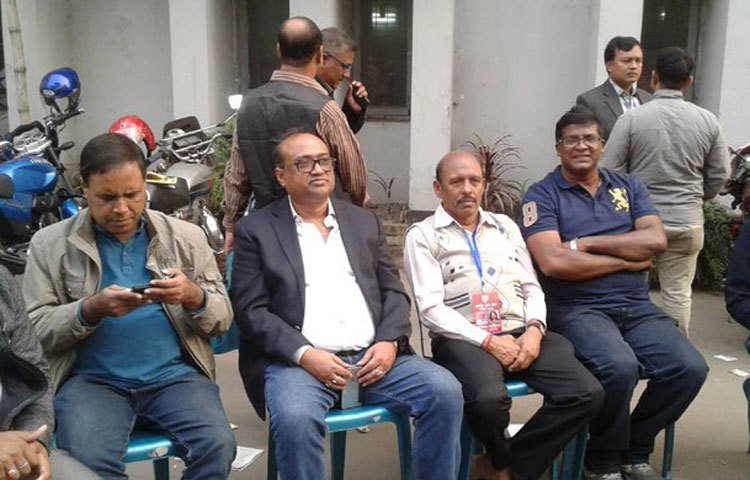 প্রেসক্লাবের ব্যবস্থাপনা কমিটির এই নির্বাচনে সভাপতি ও সাধারণ সম্পাদকসহ ১৭টি পদে মোট ৫১ জন প্রার্থী প্রতিদ্বন্দ্বিতা করেছেন। ছবি : বিপ্লব দিক্ষিৎ