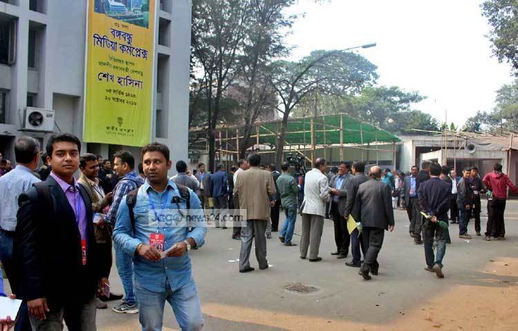 সকাল ৯টা থেকে শুরু হওয়া ভোটগ্রহণ বিরতিহীনভাবে চলবে বিকেল ৫টা পর্যন্ত। ছবি : বিপ্লব দিক্ষিৎ