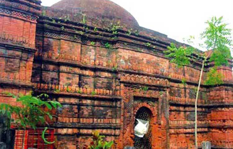 সম্রাট আওরঙ্গজেবের নির্দেশে তার সেনাবাহিনীর নামাজের জন্য নির্মাণ করা হয় মসজিদটি। এক গম্বুজবিশিষ্ট মসজিদটি প্রাচীন স্থাপত্যশৈলীর এক অনন্য নিদর্শন।