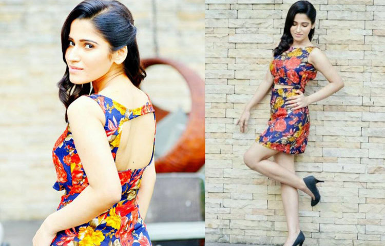 যাদবপুর বিশ্ববিদ্যালয়ের এই ছাত্রী ভাল অভিনয়ের জন্য ইতিমধ্যেই দর্শক ও সমালোচকদের প্রশংসা পেয়েছেন।