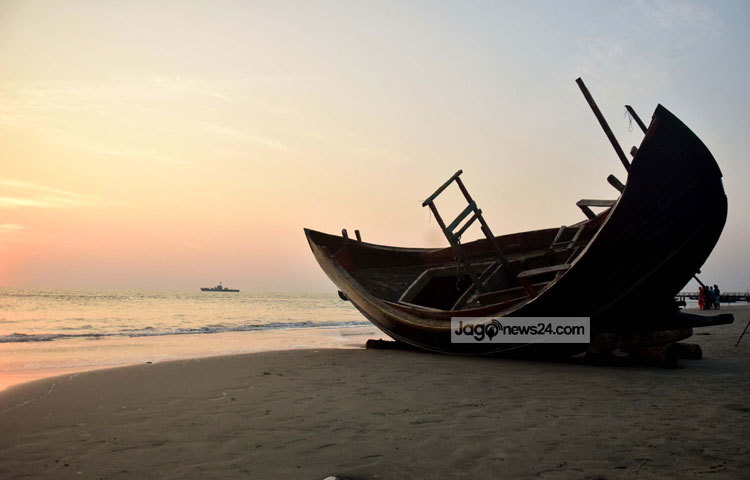 বৃটিশ শাসনের সময়কালে এটিকে পুনরায় &lsquo;সেন্টমার্টিন&rsquo; দ্বীপ নামে নামকরণ করা হয়। দ্বীপটির স্থানীয় নাম নারিকেল জিনজিরা। ছবি : মাহবুব আলম