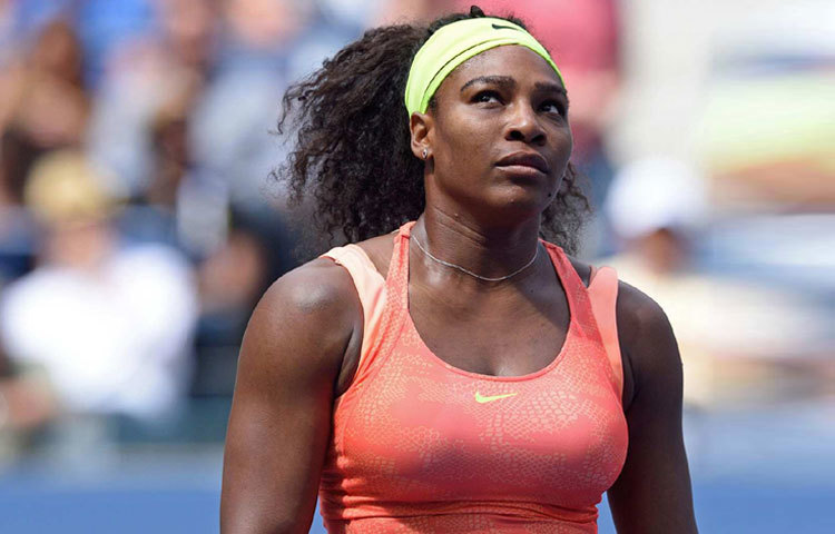 সেরেনা উইলিয়ামাস অলিম্পিকে চারটি স্বর্ণ জিতেছিলেন। ক্রীড়া অঙ্গনে তিনি সেরা গ্লামারাস নারী ক্রীড়াবিদ হিসেবে খ্যাতি লাভ করেছেন।