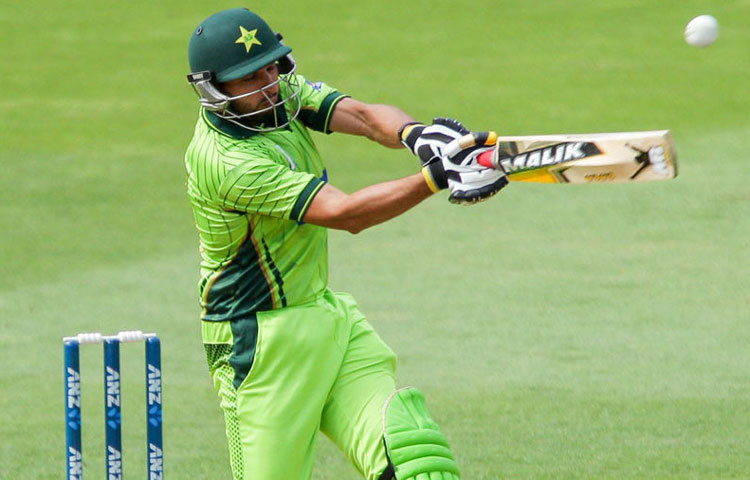 ক্রিকেটের বিপজ্জনক ব্যাটসম্যানের নামের তালিকা পাকিস্তানের কিংবদন্তি খেলোয়াড় শহিদ খান আফ্রিদীর নাম সবার শীর্ষে রয়েছে। তার ঝড়ো ব্যাটে অসংখ্য ছক্কার রেকর্ড রয়েছে। এজন্য তাকে &lsquo;বুম&rsquo;, &lsquo;বুম&rsquo; আফ্রিদীও বলা হয়।