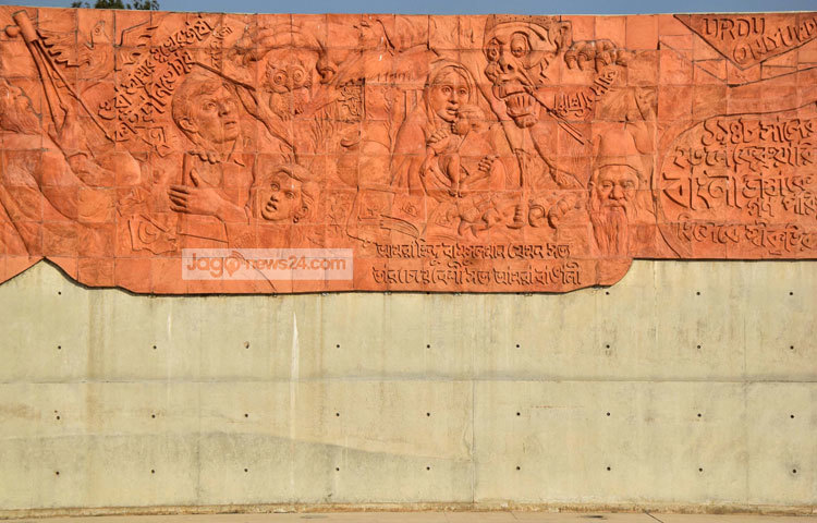 আমাদের মুক্তিযুদ্ধের স্মৃতি বিজড়িত সোহরাওয়ার্দী উদ্যানে এই স্থাপনাগুলো থাকায় নতুন প্রজন্মের ছেলে-মেয়েরা অনেক আনন্দিত। তাদের প্রত্যাশা এভাবেই দেশের অন্যত্রও মুক্তিযুদ্ধের স্মৃতিময় স্থানে চিহ্নিত করা উচিত। ছবি : মাহবুব আলম