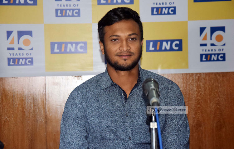 লিংক পেন নামের একটি কলমের ব্র্যান্ড অ্যাম্বাসেডর হলেন বিশ্বসেরা অলরাউন্ডার ক্রিকেটার সাকিব আল হাসান। ছবি : মাহবুব আলম