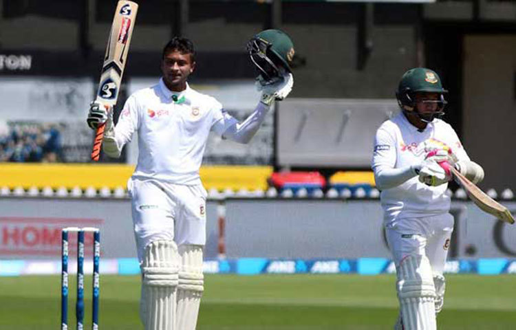 টেস্টে সাকিব চতুর্থ সেঞ্চুরি করতে পেরে দারুণ উচ্ছ&iexcl;সিত। সেই সঙ্গে তার ভক্তরাও আজ দেখেছেন নতুন এক সাকিবকে।