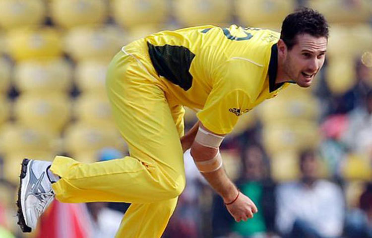 অস্ট্রেলিয় ডানহাতি দ্রুততম বোলার শন উইলিয়াম টেইট। তিনি ইংল্যান্ডের বিপক্ষে ১৬১.১ কিলোমিটার গতিতে বল করেন।