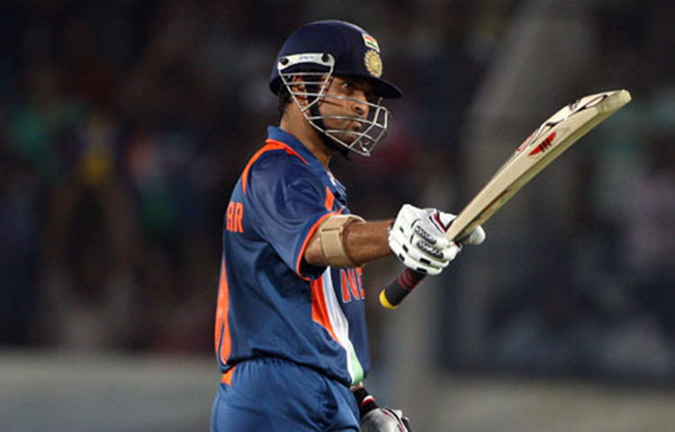 সচীন টেন্ডুলকার উচ্চমাধ্যমিক পাশ করেছেন সারদা আশ্রম বিদ্যামন্দির থেকে।