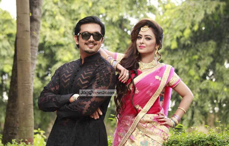 এফডিসির ২নং ফ্লোরে বিশাল বাড়ির সেট নির্মাণ করে শুভ-তাহার এই ছবির কাজ চলছে। শুটিংয়ের ফাঁকে তারা ক্যামেরাবন্দি হয়েছেন। ছবি : মনজুরুল আলম