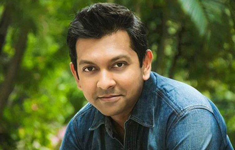 তাহসান : দেশের এই জনপ্রিয় সংগীতশিল্পী ও অভিনেতা শীর্ষ ফেসবুক তালিকায় ষষ্ঠ স্থানে অবস্থান করছেন। অন্যদিকে সংগীতশিল্পী ও অভিনেতাদের মধ্যে তাহসানের অবস্থান প্রথম। তার পেজে বতর্মান অনুসারীর সংখ্যা ৬২ লাখ ৮৫ হাজারেরও বেশি।