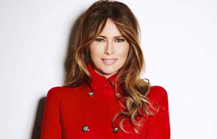 মাত্র ১৬ বছর বয়সে মডেলিং দুনিয়ায় পা রাখেন মেলানিয়া। ২০০০ সালের স্পোর্টস ইলাসট্রেটেড-এর সুইমস্যুট এডিশনে মেলানিয়ার ছবি প্রকাশিত হয়।