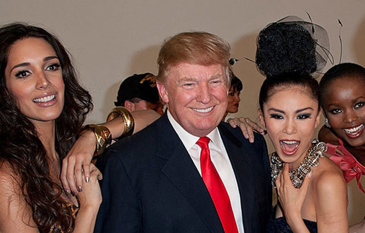 নির্বাচনী ডামাডোল শুরু হওয়ার পর থেকে ট্রাম্পের বিরুদ্ধে এখন পর্যন্ত অন্তত ১১ জন নারী যৌন হয়রানির অভিযোগ এনেছেন। এদের মধ্যে সাবেক মিস আমেরিকান ও পর্নো তারকাও রয়েছেন।