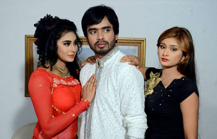 ছবিটি প্রসঙ্গে পরিচালক জাবেদ মিন্টু বলেন, গতানুগতিক গল্পের বাইরে সম্পূর্ণ নতুন একটি গল্পের চলচ্চিত্র সবাইকে উপহার দিতে যাচ্ছি।