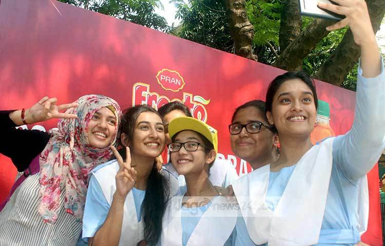 ভিকারুননিসা নূন স্কুল অ্যান্ড কলেজের জিপিএ ৫ পেয়েছে ১ হাজার ৩৬৮ জন। ছবি : বিপ্লব দিক্ষিৎ