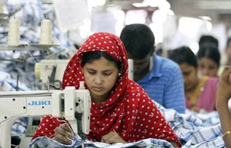 বাংলাদেশের গার্মেন্টস শিল্পে নারী শ্রমিকের যে মজুরি তা জীবন ধারণের জন্য অপ্রতুল। তার উপর নারী শ্রমিদের বেতন পুরুষ শ্রমিকদের তুলনায় অনেক অংশে কম।