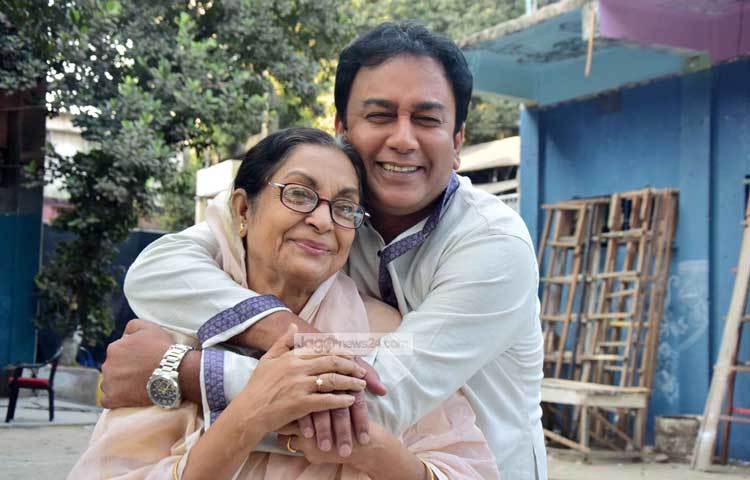 বিজ্ঞাপনটি নিয়ে ভিশনের ব্র্যান্ড অ্যাম্বাসেডর জাহিদ হাসান বলেন, &lsquo;দারুণ একটি কনসেপ্টে কাজ করছি এ টিভিসিতে। এর আগে দিলারা জামান, চঞ্চল ও মিলির সঙ্গে নাটকে কাজ করলেও এই প্রথম বিজ্ঞাপনে অভিনয় করলাম। এটি ভালো লাগবে দর্শকের।&rsquo; ছবি : মাহবুব আলম