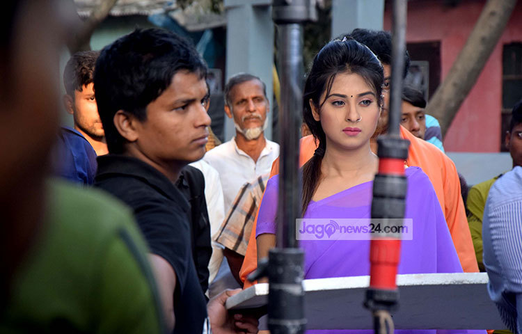 বুবলী অভিনীত অহংকার ছবিটি নির্মাণ করছেন শাহাদাৎ হোসেন লিটন। ছবি : মাহবুব আলম