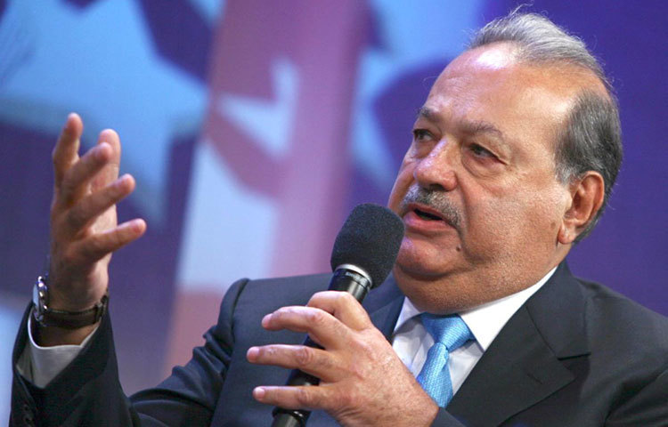 কার্লোস স্লিম হেলু : মেক্সিকান টেলিকমিউনিকেশন ব্যবসায়ী কার্লোস স্লিম হেলু গত বছর ৫০ বিলিয়ন ডলার আয় করে চতুর্থ অবস্থানে রয়েছেন।