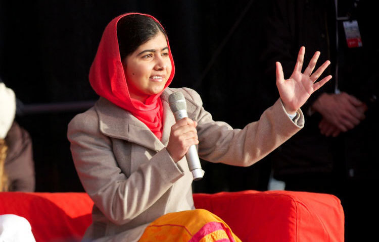 মালালা ইউসুফজাই : পাকিস্তানের মালালা ইউসুফজাই নারী শিক্ষায় সচেতনতার কথা বলার জন্য জঙ্গী হামলার শিকার হন। এ জন্য তাকে নোবেল পুরস্কার প্রদান করা হয়।