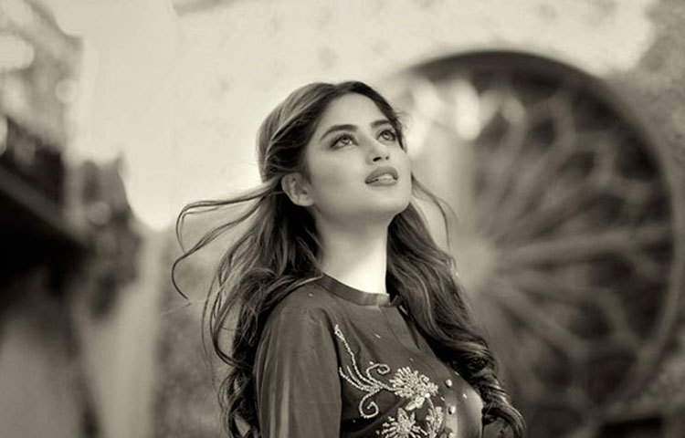 সাজল আলি : চলতি বছরটি তিনি অভিষ্ট লক্ষ্যে সব বাঁধা পেরিয়ে ছুটে চলেছেন। আসছে নতুন বছরের শুরুতে কাজের হিসেব কষবেন।