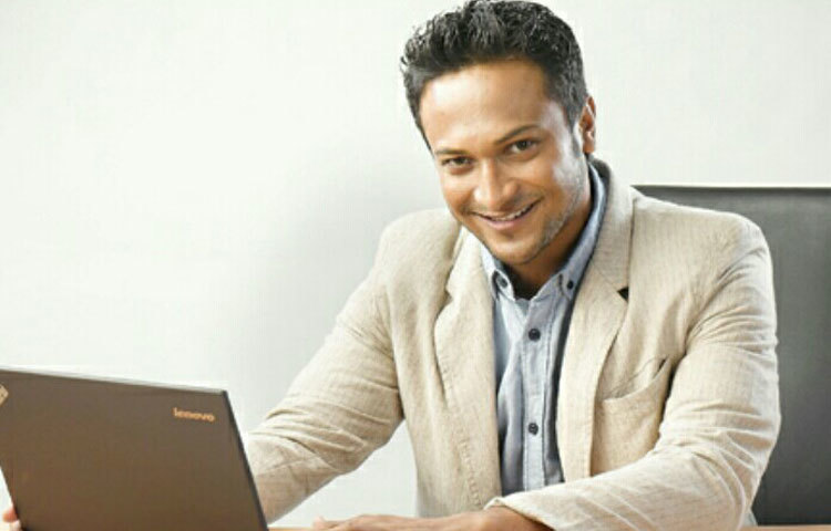 বিশ্বসেরা অলরাউন্ডার সাকিব আল হাসান সুন্দর চেহারার জন্য বেশ কিছু বিজ্ঞাপন চিত্রেও অংশ নিয়েছেন।