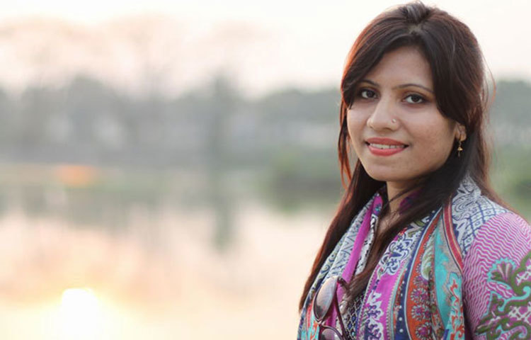 ডা. সম্পা রায় : তিনি গাজী মেডিকেল কলেজের লেকচারার। নারী দিবসকে নিয়ে তার ভাবনা হচ্ছে, &lsquo;নারী আজ স্বয়ংসম্পূর্ণ। পুরুষের সঙ্গে তাল মিলিয়ে অফিস, হাসপাতাল, প্রশাসন সবক্ষেত্রেই নারী আজ এগিয়ে চলছে।&rsquo;