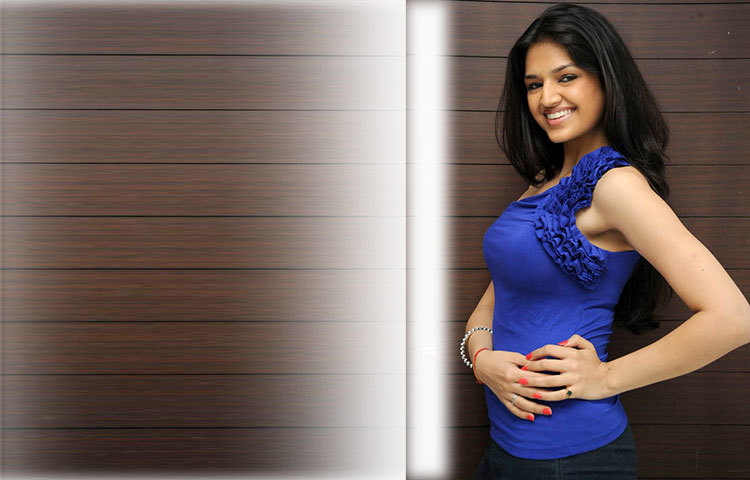 বলিউডের সুন্দরী অভিনেত্রী তারা অলিশা বেরি ২০১১ সালে শোবিজ অঙ্গনে যাত্রা শুরু করেন।