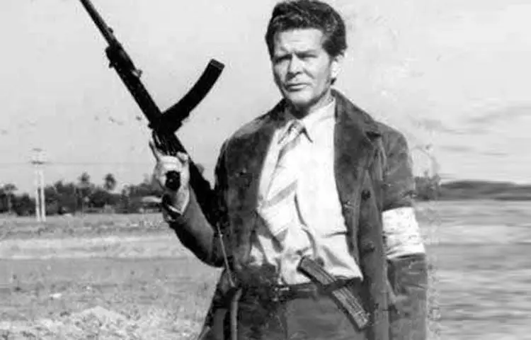 অস্ট্রেলিয়ার নাগরিক ডব্লিউ এস ওডারল্যান্ড তিনি বাংলাদেশের মুক্তিযুদ্ধে অসামান্য অবদান রাখার জন্য বীর প্রতীক খেতাব লাভ করেছেন। তিনি ১৯৭০ সালে বাটা সু কোম্পানিতে চাকরি নিয়ে বাংলাদেশে এসেছিলেন।&nbsp;